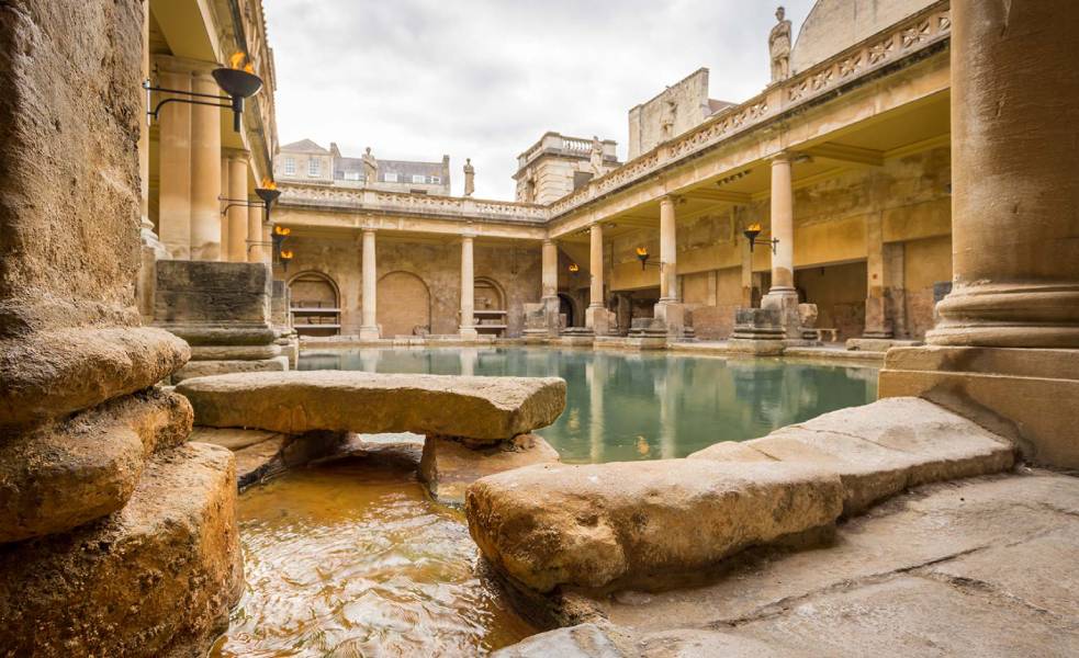 英国巴斯罗马浴池：古罗马工程的奇迹
