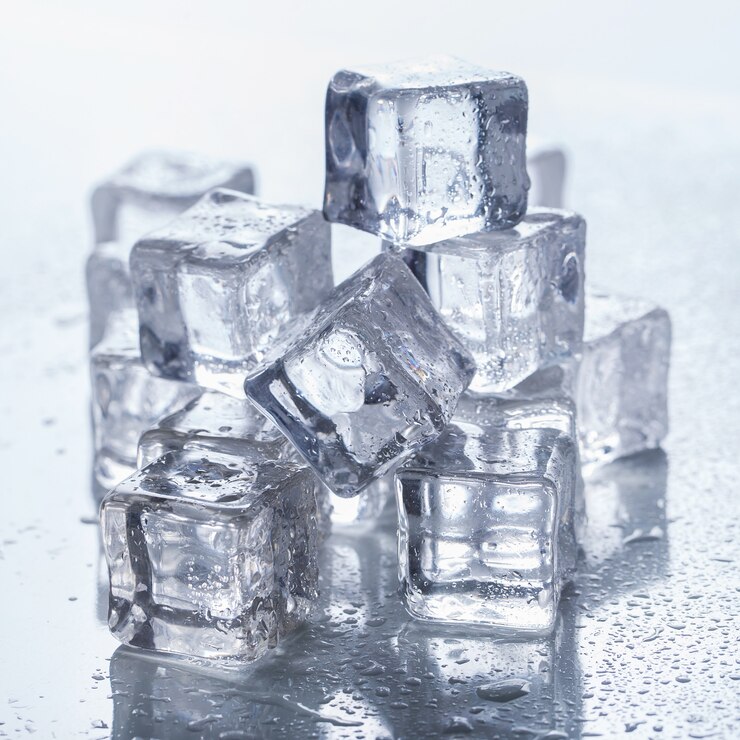 水冰冻后为何体积变大？