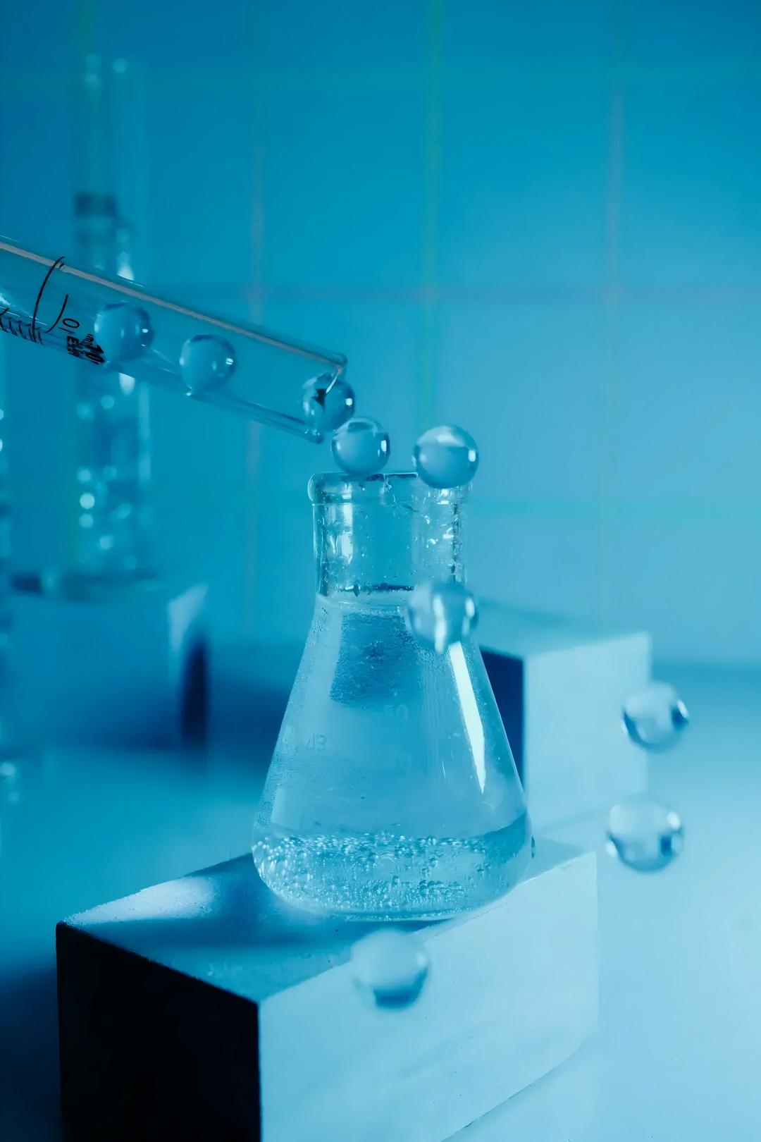 “生物胶水”：让伤口自己 “缝补”